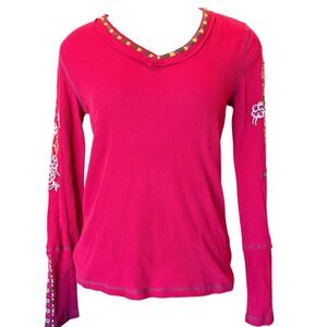 Sundance Embroidered Thermal Waffle Knit Top Floral Accents Long Sleeve Red PM‎